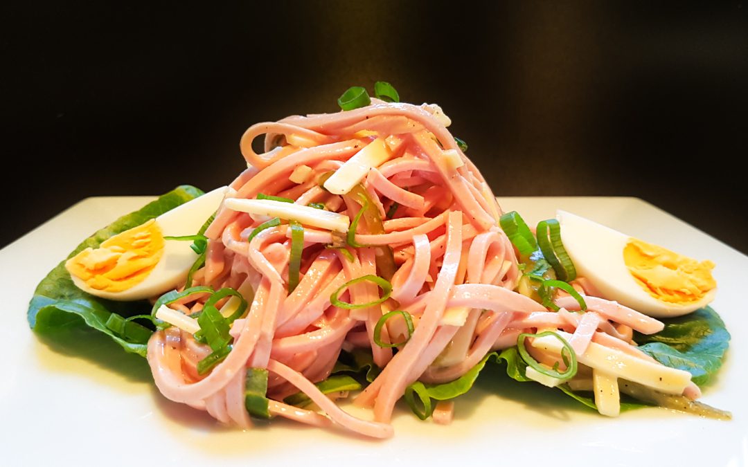 Wurstsalat mit Käse