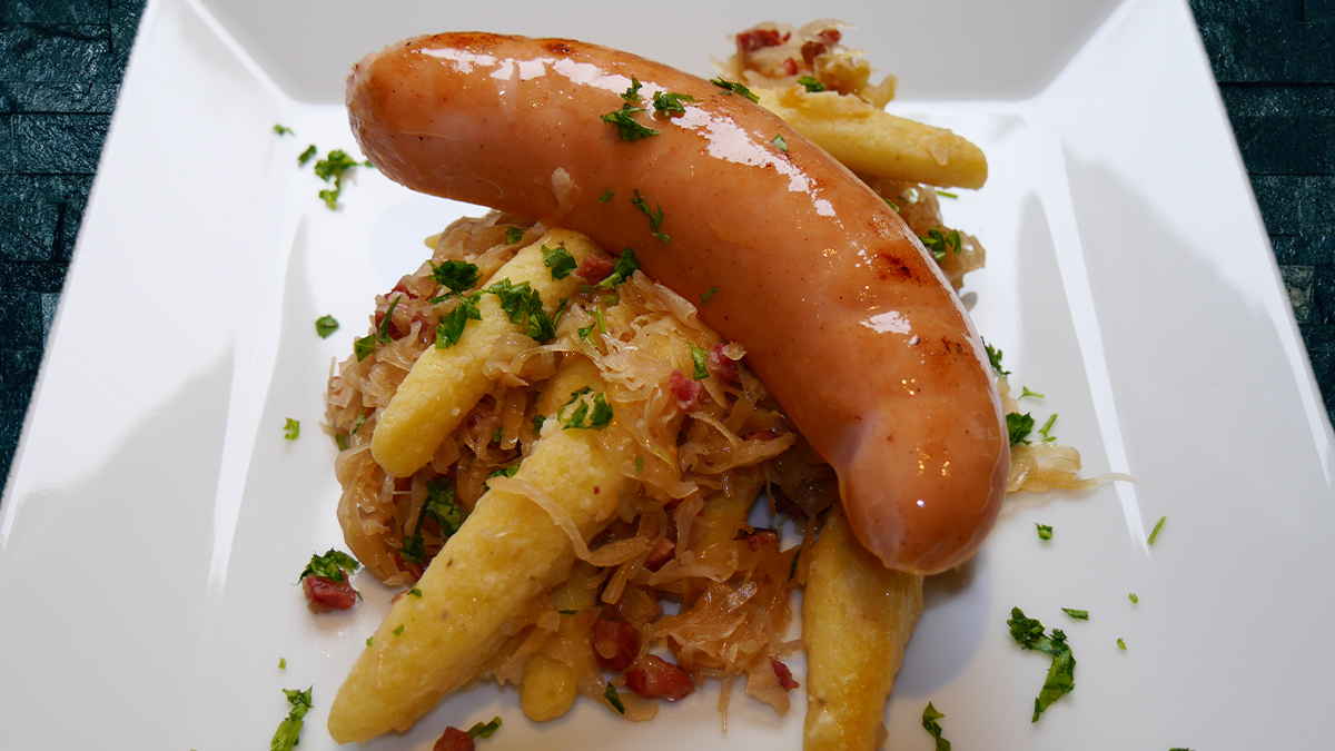 Rezept Kraut-Schupfnudeln mit Fleischwurst